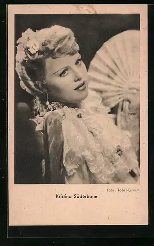 AK Schauspielerin Kristina Söderbaum im elegantem Kleid mit Hochsteckfrisur