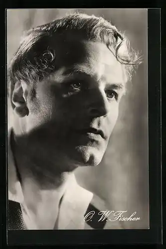 AK Schauspieler O. W. Fischer mit Hemd und Stirnlocke