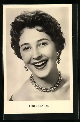 AK Schauspielerin Renée Franke mit edler Kette und Ohrringen