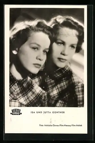 AK Schauspielerinnen Isa und Jutta Günther im kariertem Zwillingslook