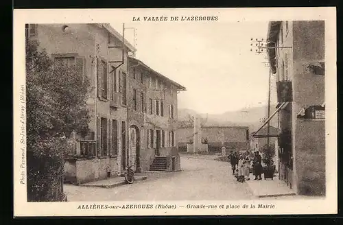 AK Allières-sur-Azergues, Grande-rue et place de la Mairie