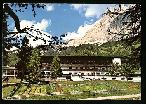 AK San Cassiano, Hotel Armentarola mit Gemüsegarten