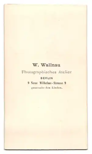 Fotografie W. Wallnau, Berlin, Portrait Leutnant Meltzer in Gardeuniform mit Epauletten und Backenbart