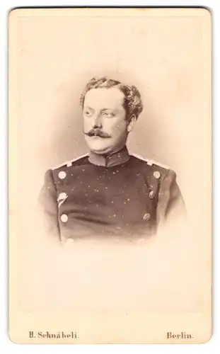 Fotografie H. Schnäbeli, Berlin, Soldat in Uniform mit Eisernes Kreuz Band an Uniform