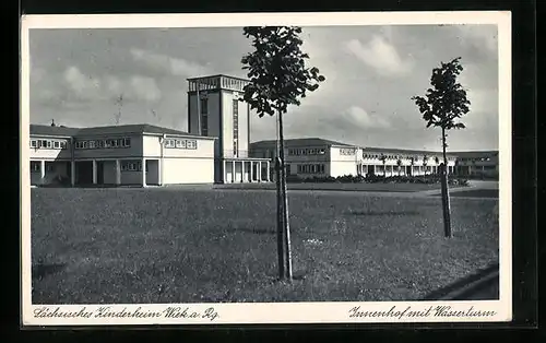 AK Wiek / Rügen, Sächsisches Kinderheim, Innenhof mit Wasserturm