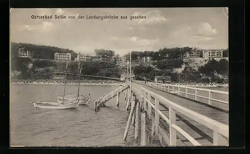 AK Sellin / Rügen, Blick von der Landungsbrücke zum Strand