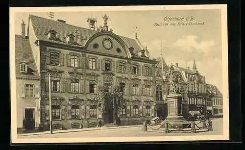 AK Offenburg i. B., Rathaus mit Drake-Denkmal