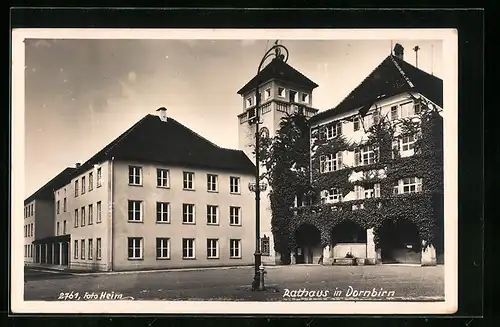 AK Dornbirn, Begrüntes Rathaus mit Vorplatz
