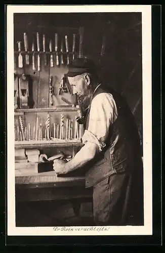 AK Tischler in seiner Werkstatt