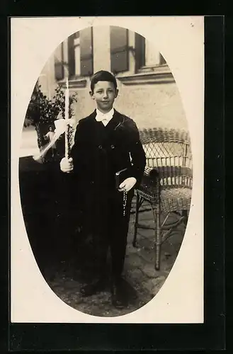 Foto-AK Junge mit Kerze und Rosenkranz zur Konfirmation