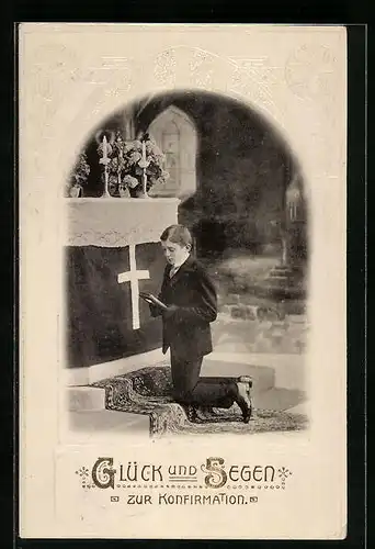 Präge-AK Junge am Altar zur Konfirmation mit geprägten Lilien