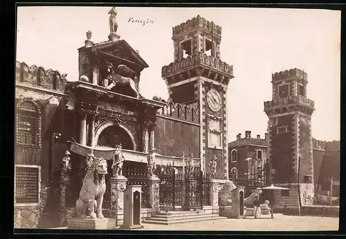 14 Fotografien unbekannter Fotograf, Ansicht Venedig - Venezia, Markusplatz, Dogenpalast, Seufzerbrücke, Arsenal u.a.
