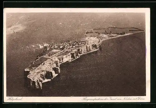 AK Helgoland, Fliegeraufnahme der Insel von Norden mit Düne