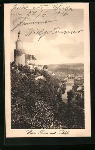 AK Weida, Partie mit dem Schloss über der Stadt