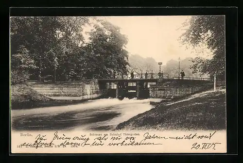AK Berlin, Schleuse am Bahnhof Thiergarten