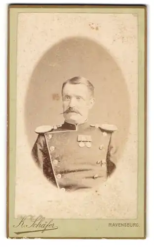 Fotografie K. Schäfer, Ravensburg, Offizier in Uniform Inf. Rgt. Kaiser Friedrich, König von Preussen Nr. 125, Orden