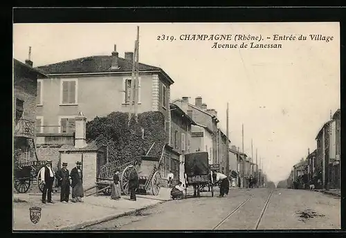 AK Champagne, Entrée du Village, Avenue de Lannessan