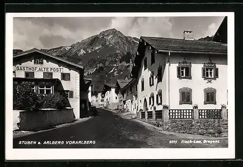 AK Stuben am Arlberg, Strassenpartie mit Gasthof Alte Post