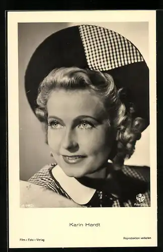 AK Schauspielerin Karin Hardt im kariertem Kleid mit Hut