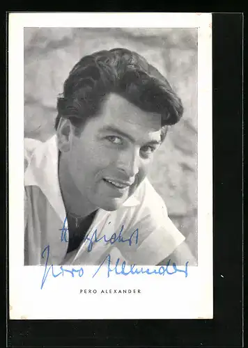 AK Schauspieler Pero Alexander im weissem Hemd