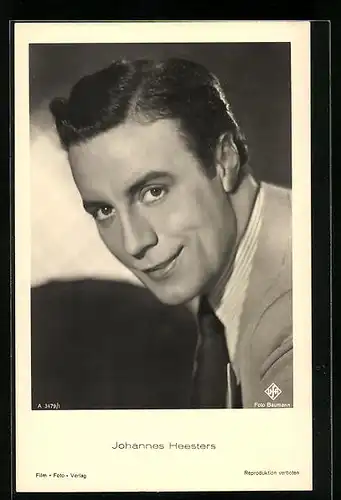 AK Schauspieler Johannes Heesters mit charmantem Lächeln