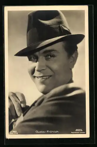 AK Schauspieler Gustav Fröhlich trägt Hut