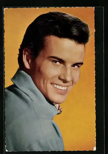 AK Schauspieler Horst Buchholz als smarter, junger Kerl