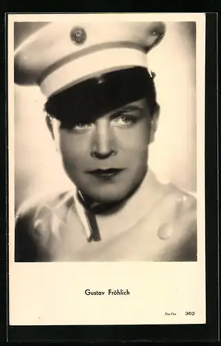 AK Schauspieler Gustav Fröhlich in einer Kapitänsuniform