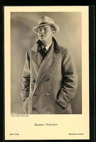 AK Schauspieler Gustav Fröhlich mit Mantel und Hut