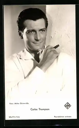 AK Schauspieler Carlos Thompson mit Zigarre in der Hand