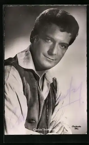 AK Schauspieler Carlos Thompson mit charmanter Miene