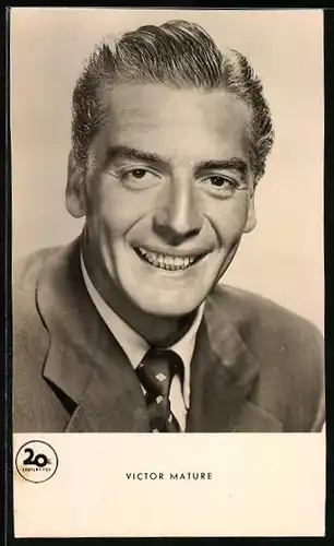 AK Schauspieler Victor Mature mit breitem Lächeln
