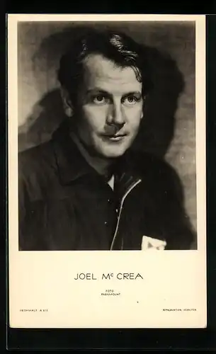 AK Schauspieler Joel Mc Crea mit gerunzelter Stirn