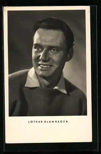 AK Schauspieler Lothar Blumhagen in Hemd und Pullover