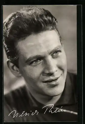 AK Schauspieler Ulrich Thein mit charmantem Lächeln