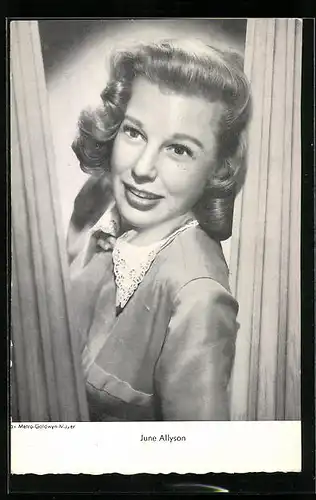 AK Schauspielerin June Allyson schaut neugierig um die Ecke