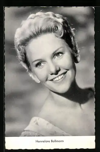 AK Schauspielerin Hannelore Bollmann mit Hochsteckfrisur