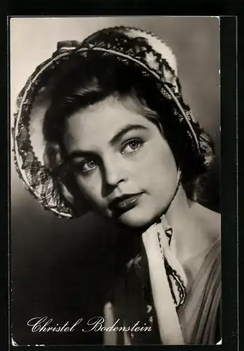 AK Schauspielerin Christel Bodenstein mit einer Haube