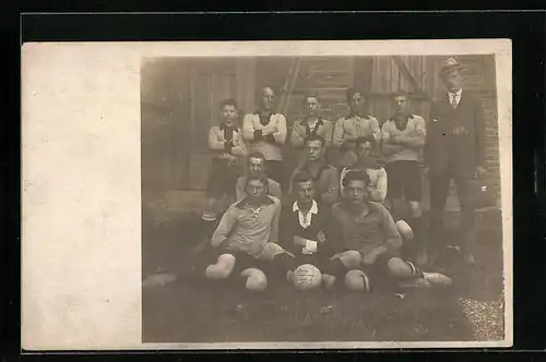 Foto-AK Gruppenbild einer Fussballmannschaft