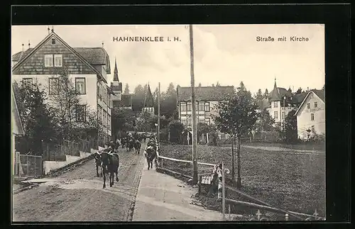 AK Hahnenklee i. H., Strasse mit Kirche