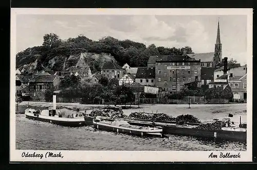 AK Oderberg /Mark, Am Bollwerk mit Gasthaus Goldener Löwe und Kirche
