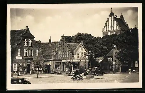 AK Heiligenhafen, Marktplatz mit Blick zur Kirche