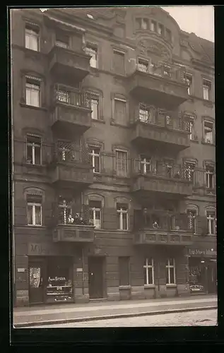 Foto-AK Berlin-Prenzlauer Berg, Milchhandlung von Auguste Kersten in der Kopenhagener Strasse 35, 1910