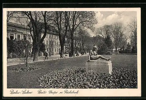 AK Berlin-Pankow, Breite Strasse mit Reichsbank u. Statue