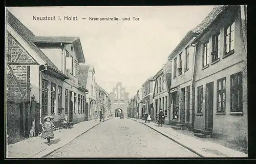 AK Neustadt i. Holst. Kremperstrasse und Tor