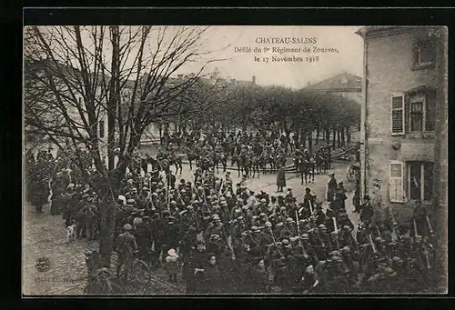 AK Chateau-Salins, Défie du 8e Régiment de Zouaves, le 17 Novembre 1918