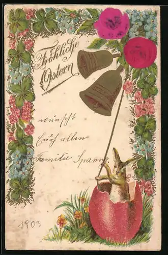 Präge-AK Osterhase mit Glocken und Stoff bezogenen Rosen