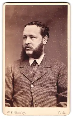 Fotografie W. P. Glaisby, York, englischer Herr im Tweed Anzug mit Backenbart