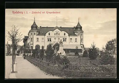 AK Radeberg i. S., Lindenhof mit Kriegerdenkmal