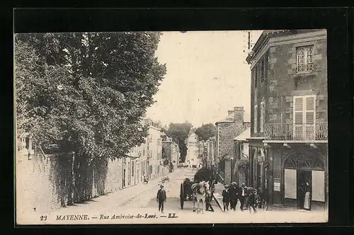 AK Mayenne, Rue Ambroise-de-Loré, Strassenpartie
